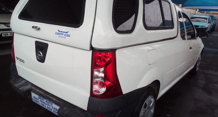 2019 Nissan Np-200 1.6 Engine Capacity Canopy with Manuel Transmi