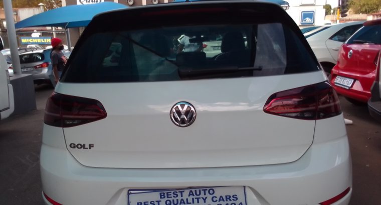 2017 VW Golf 7 1,4 Engine Capacity TSI DGS R-Line with Automatic