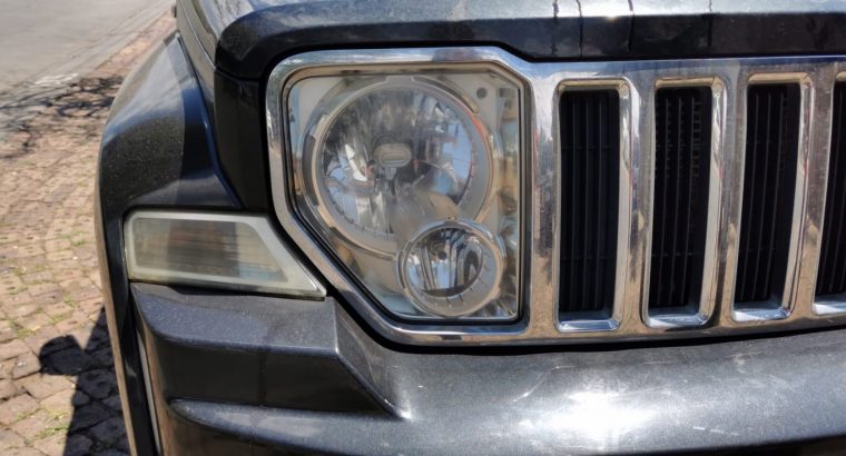 Jeep Cherokee 2.8/3.7 KK used body spares parts for sale