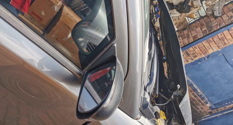 Jeep Compass 2.0/2.4 used body spares parts for sale
