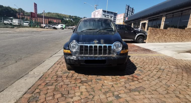 Jeep Cherokee 3.7 KJ 2002-2007 stripping for used spares parts