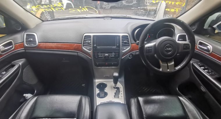 Jeep Grand Cherokee 3.0 WK2 stripping for used spares parts