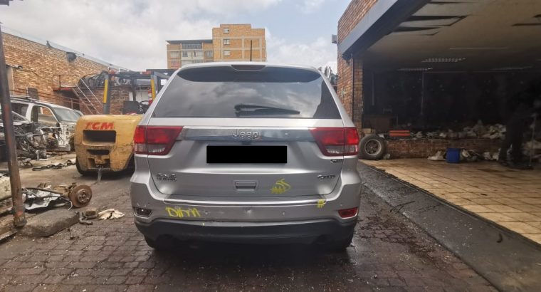 Jeep Grand Cherokee 3.0/3.6/6.4 WK2 used body spares parts