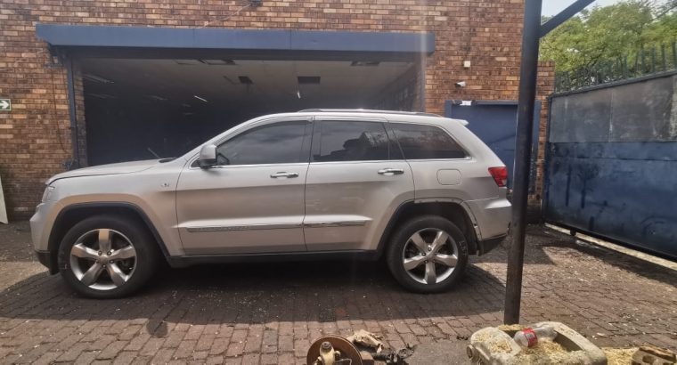 Jeep Grand Cherokee 3.0/3.6/6.4 WK2 used body spares parts