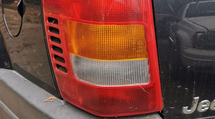 Jeep Grand Cherokee 2.7/4.0/4.7 WJ used body spares parts