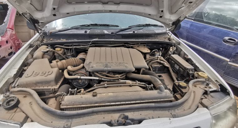 Jeep Grand Cherokee 2.7 WJ stripping for used spares parts