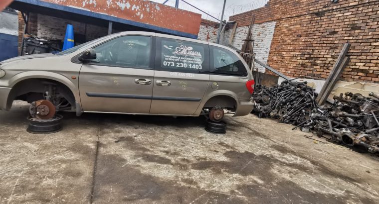 Chrysler Voyager 2.4 2003-2007 stripping for used spares parts