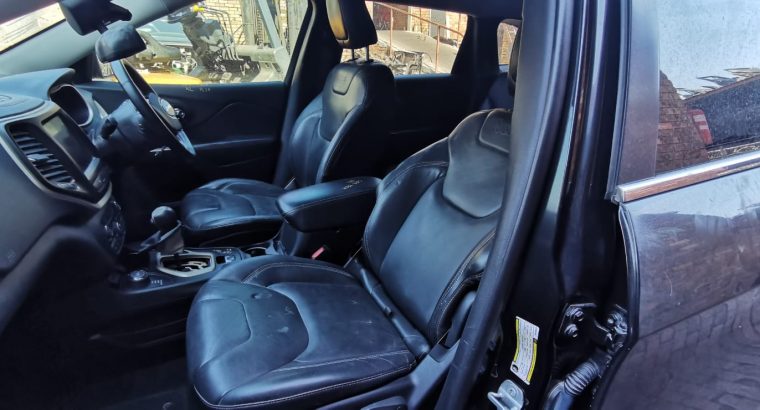 Jeep Cherokee KL 2014-21 used interior spares parts for sale