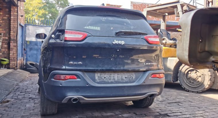 Jeep Cherokee 2.0/2.4/3.2 KL used body spares parts for sale