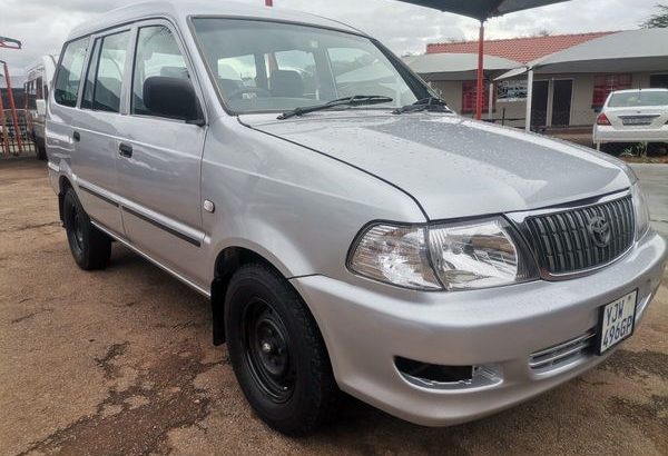2003 Toyota condor 2400i