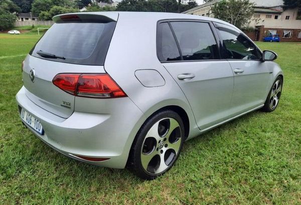 Volkswagen Golf 2.0 Auto