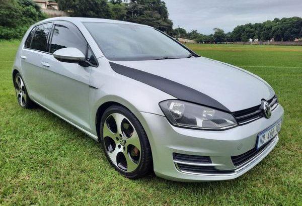 Volkswagen Golf 2.0 Auto