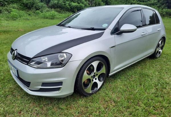 Volkswagen Golf 2.0 Auto