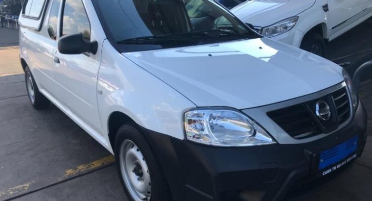 Nissan np200