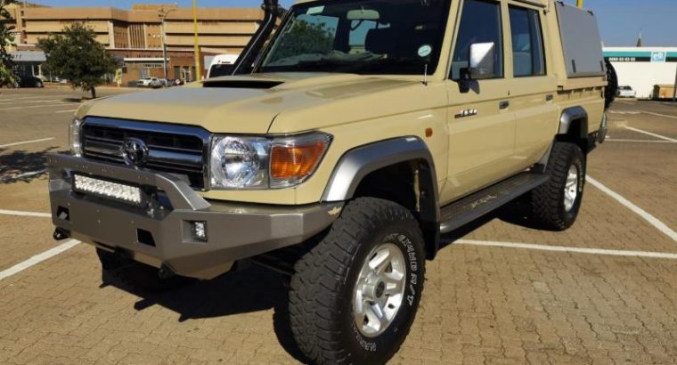 Toyota Land Cruiser 79 4.5D V8 DOUBLE Cab