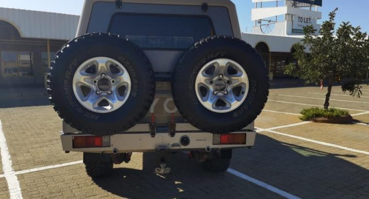 Toyota Land Cruiser 79 4.5D V8 DOUBLE Cab