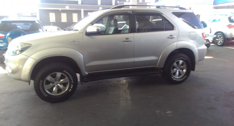 2007 Toyota Fortune 4.0 Engine Capacity V6 4X2 with Manuel Trans