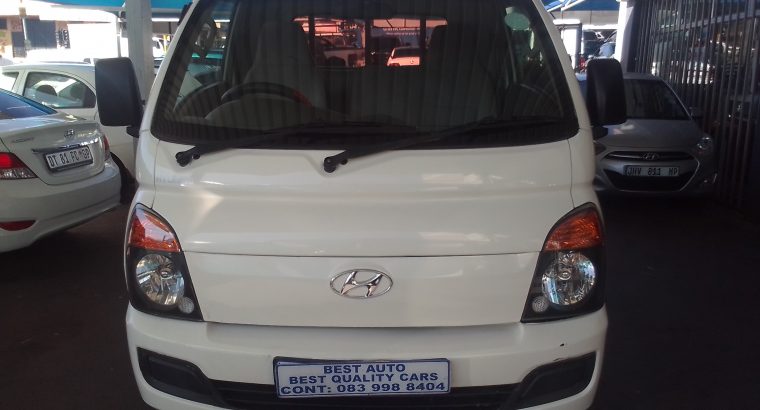 2012 Hyundai H-100 2.6 Engine Capacity with Manuel Transmission,