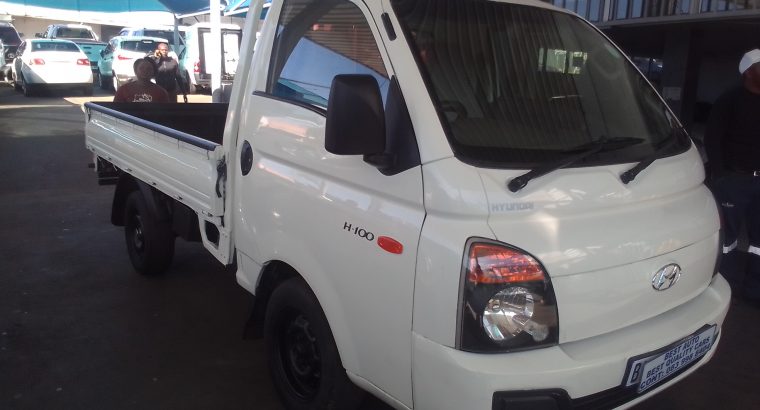 2012 Hyundai H-100 2.6 Engine Capacity with Manuel Transmission,