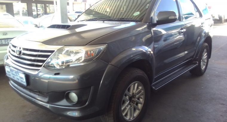 2015 Toyota Fortune 3.0 Engine Capacity D4D4 Diesel with Automati