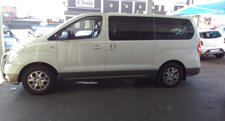 2015 Hyundai H-1 2.4 Engine Capacity with Manuel Transmission, Pe