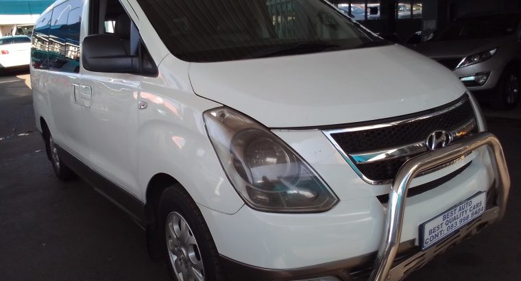 2015 Hyundai H-1 2.4 Engine Capacity with Manuel Transmission, Pe