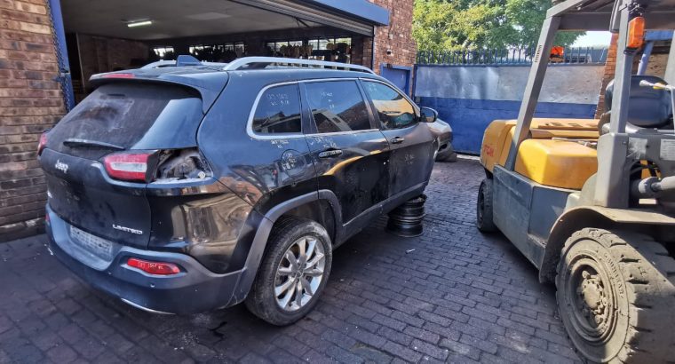 2014 Jeep Cherokee KL used body spares for sale