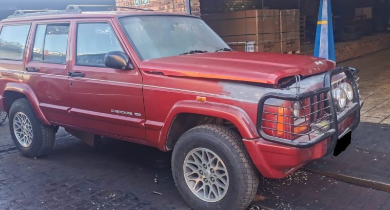 1999 Jeep Cherokee XJ used body spares for sale