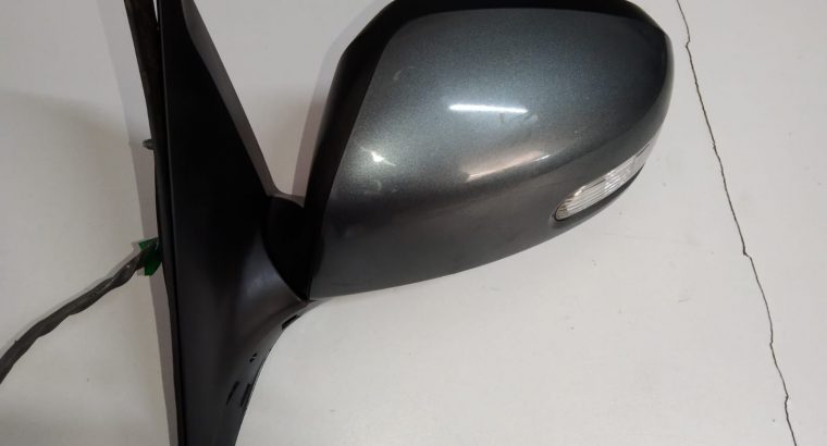 Suzuki Kizashi used door mirror and spare parts for sale