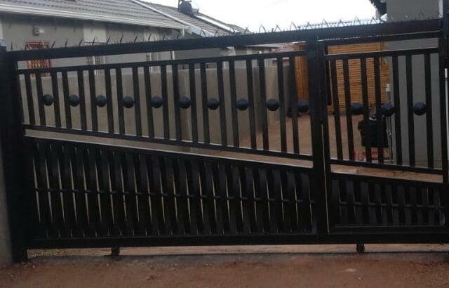 Steel Gates Pretoria 0825064115, Repairs & New Installations
