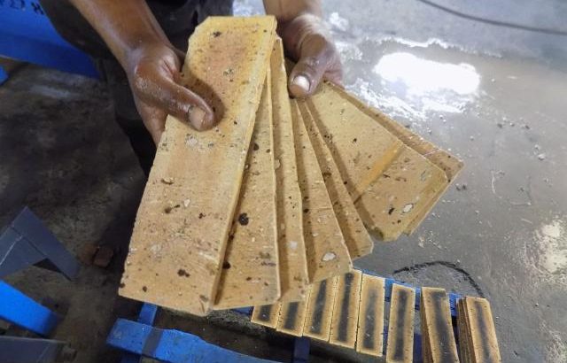 Machine: 350 Blade Brick Tile Cutter