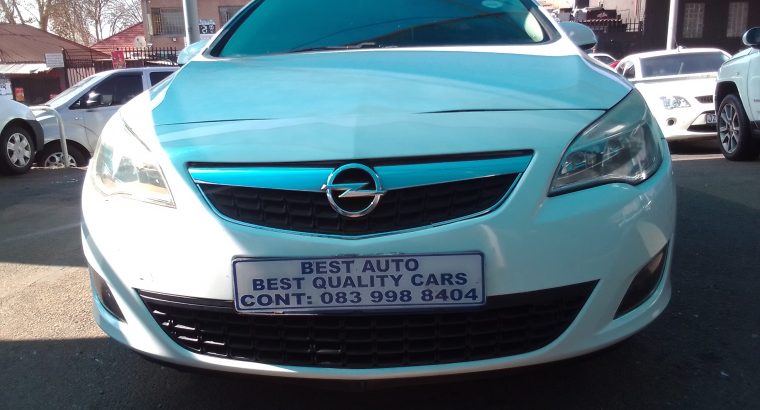 2012 Opel Astra 1.4 Engine Capacity Turbo with Manuel Transmissio