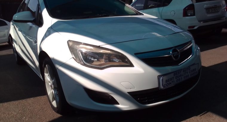 2012 Opel Astra 1.4 Engine Capacity Turbo with Manuel Transmissio