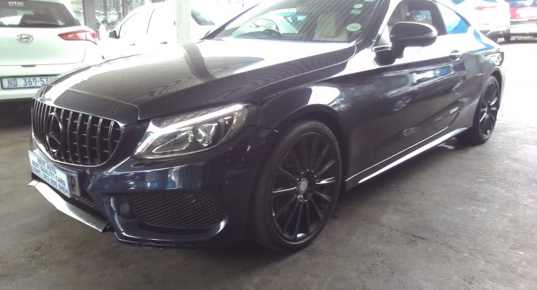 2016 Mercedes Benz C-200 AMG-Line Couple with Automatic Transmiss