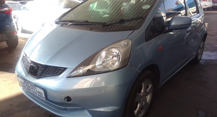 2009 Honda Jazz 1.5 Engine Capacity with Manuel Transmission, Ele