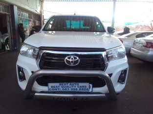 2017 Toyota Hilux 2.4 Engine Capacity GD6 Club Cab SRX with Manu