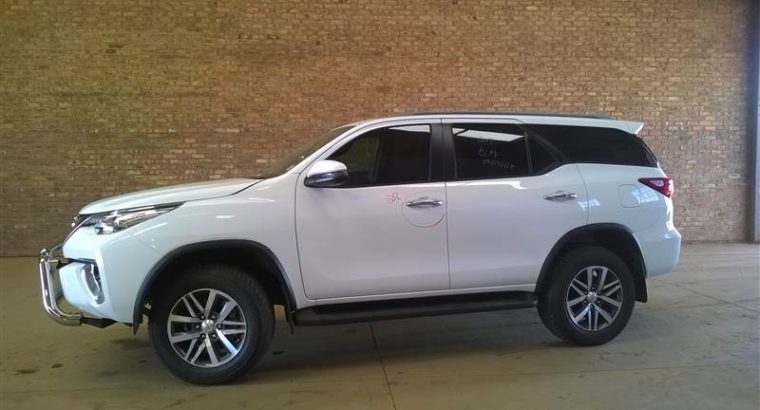 damaged 2016 TOYOTA FORTUNER 2.8GD-6 4X4