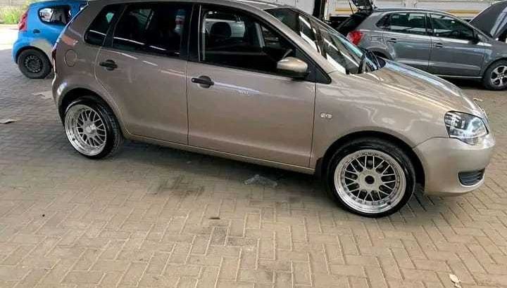 VW POLO