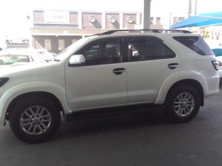 2014 Toyota Fortune 3.0 Engine Capacity D4D Diesel with Automatic
