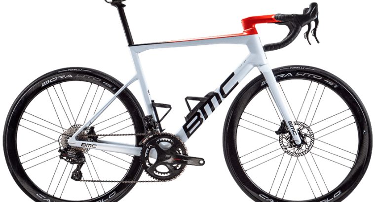 2022 BMC Teammachine SLR01 Team Road Bike