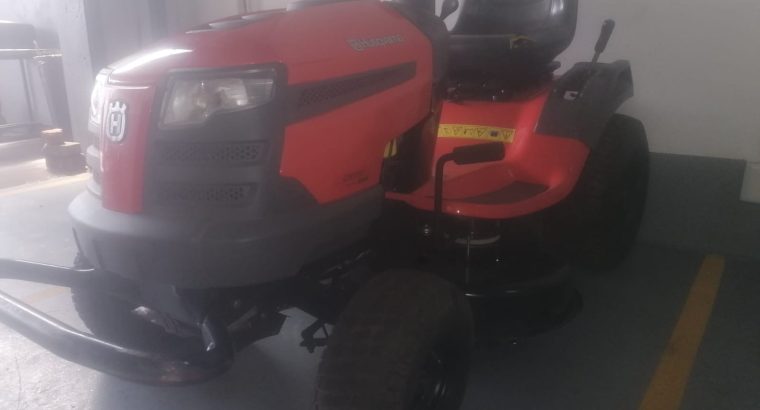 Lawnmower (Ride on)