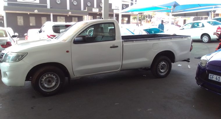 2015 Toyota Hilux 2.5 Engine Capacity Single Cab Diesel with Man