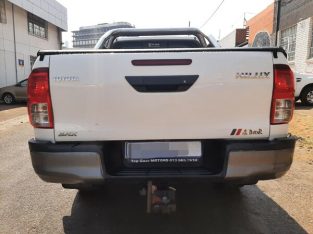2016 Toyota Hilux 2.4 GD-6 SRX Extended Cab