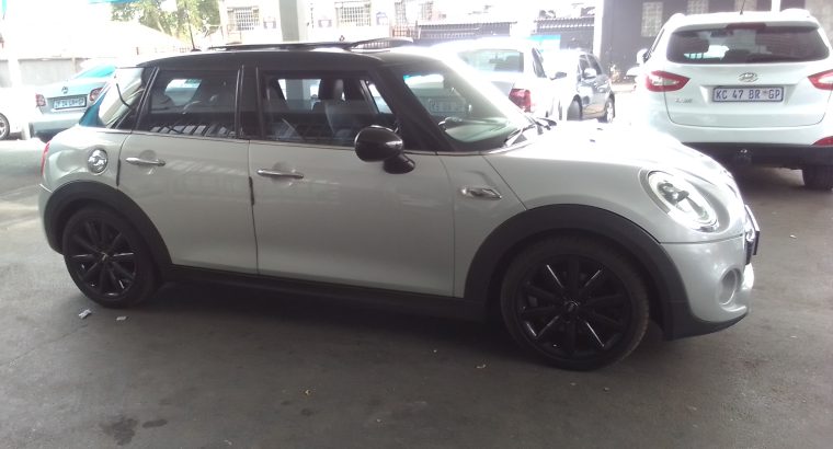 2016 Mini Cooper S with Automatic Transmission Sunroof Leather In