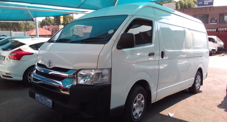 2015 Toyota Quantum 2.5 Engine Capacity Panel Van with Manuel Tra
