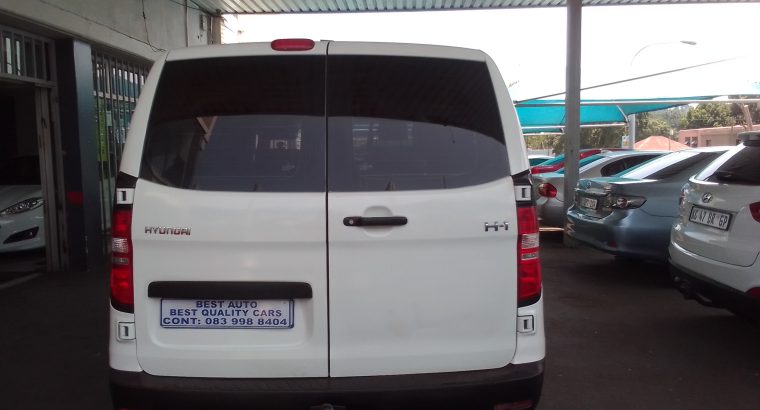 2009 Hyundai H-1 2.4 Engine Capacity Panel Van with Manuel Trans
