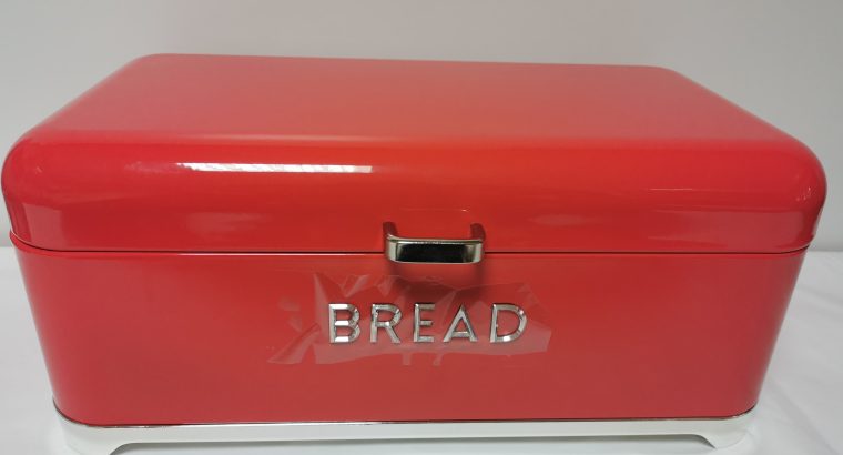 BREAD BIN WITH 3 PIECE CANISTER SET