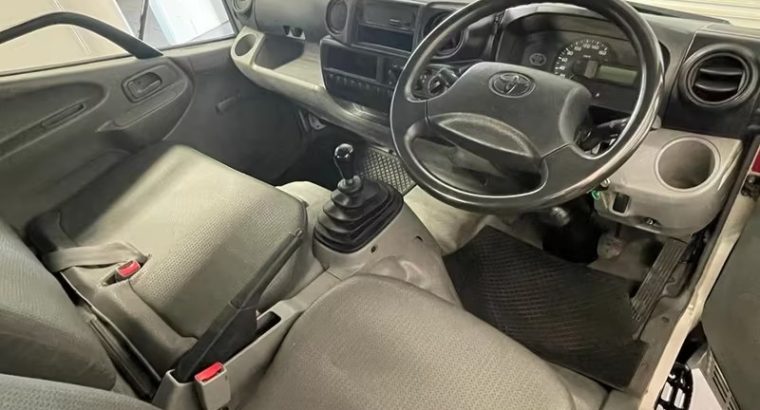 2017 Toyota Dyna 40-93