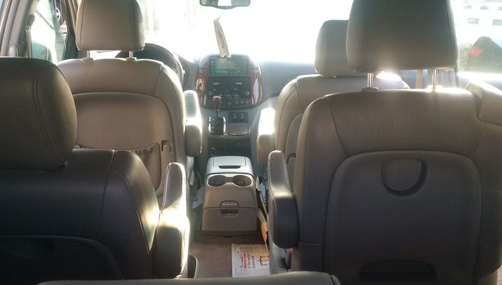 Toyota sienna 08142259076