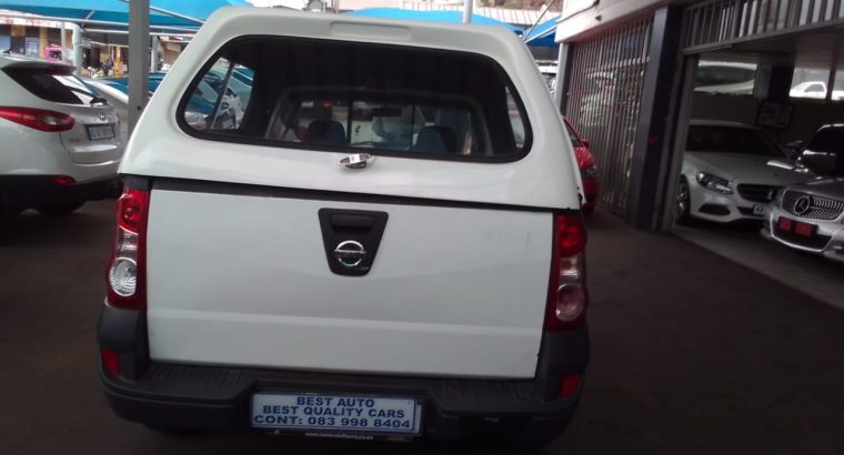2019 Nissan Np-200 1.6 Engine Capacity Canopy with Manuel Transmi